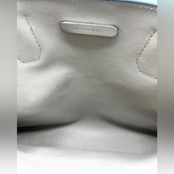 Michael Kors Mercer Large Tote - Picture 9 of 14